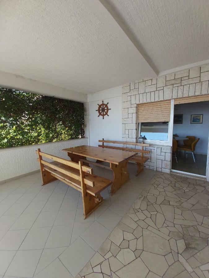 Apartments By The Sea Stanici, Omis - 1031 Tice ภายนอก รูปภาพ
